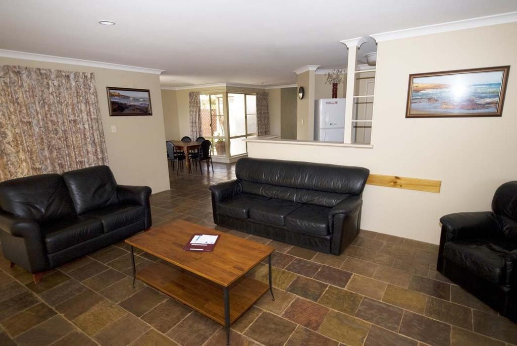 Pelican Shore Oceanfront Villa 6 Kalbarri Zimmer foto